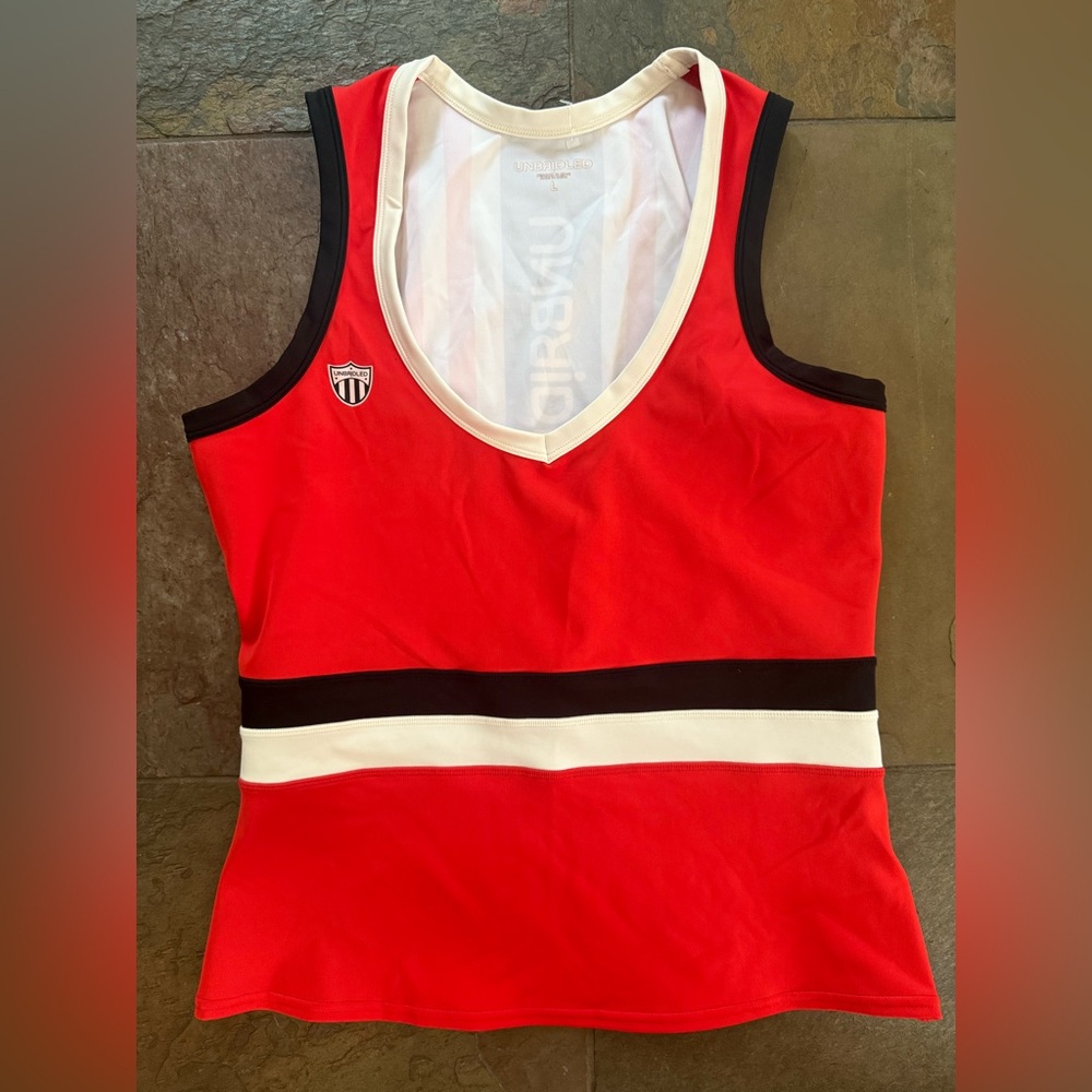 Unbridled workout top. Large. Pull on. Striped back. Slimming  plunging